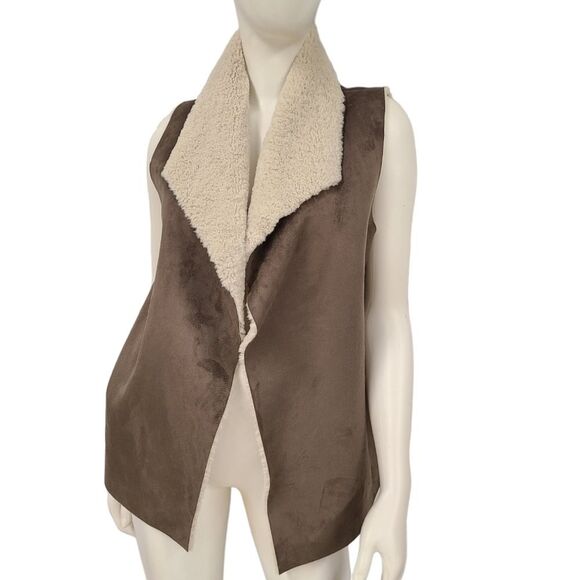 Madison & Lola Sherpa Lined Gray Drape Vest size Small - Picture 3 of 7
